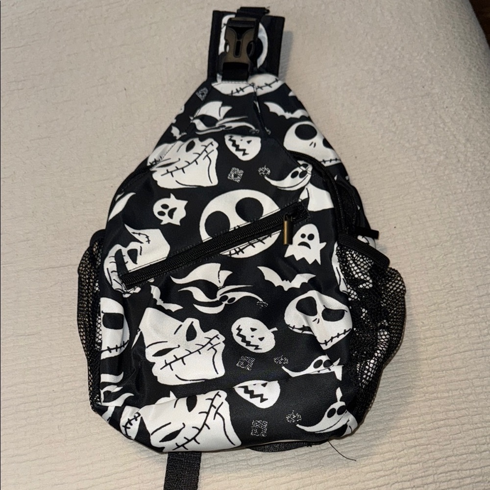 NWOT Nightmare Before Christmas Black and White sling Bag